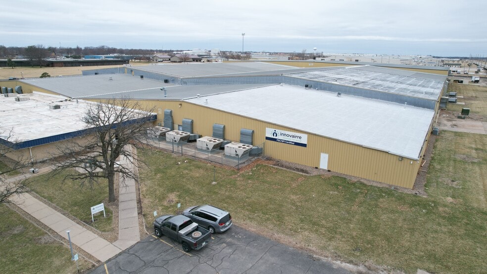 1805 E Washington St, Mount Pleasant, IA for sale - Building Photo - Image 2 of 13