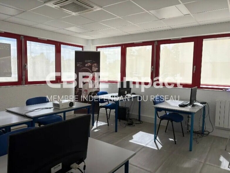 Office in Chevigny-Saint-Sauveur for lease - Interior Photo - Image 2 of 8