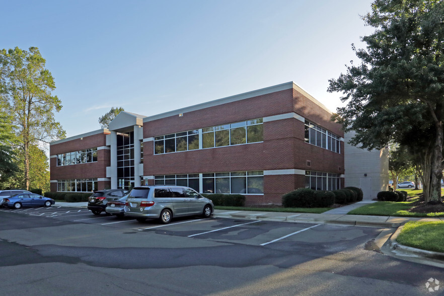 351 Wellesley Trade Ln, Cary, NC for lease - Building Photo - Image 1 of 7