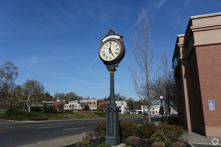4 Riverside Ave, Bristol, CT for sale - Building Photo - Image 2 of 7