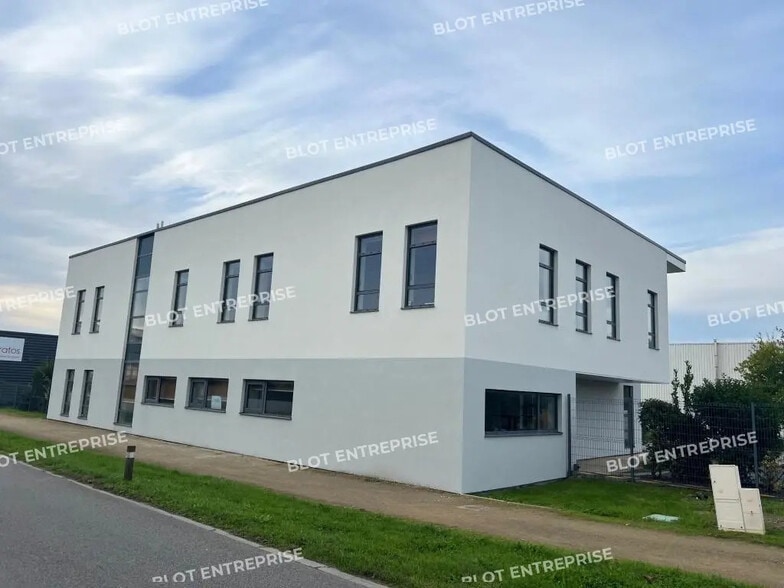 Office in LES SORINIÈRES for sale - Building Photo - Image 2 of 8