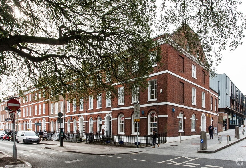 23 Southernhay W, Exeter for lease - Building Photo - Image 2 of 14