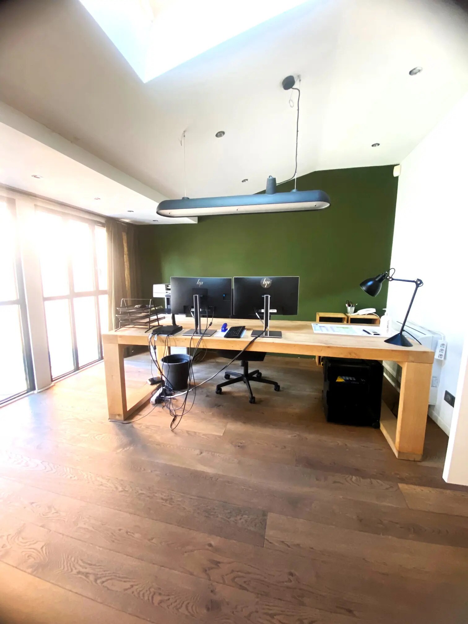 Office in CHAMPAGNE-AU-MONT-D'OR for sale Interior Photo- Image 1 of 7