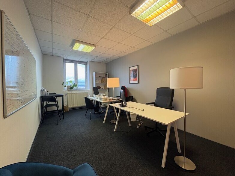 7 Place Saint Irénée, Lyon for lease - Interior Photo - Image 3 of 8