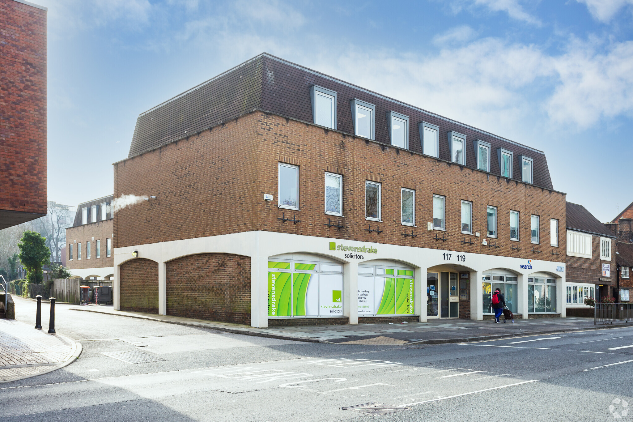 117-119 High St, Crawley for lease Primary Photo- Image 1 of 6