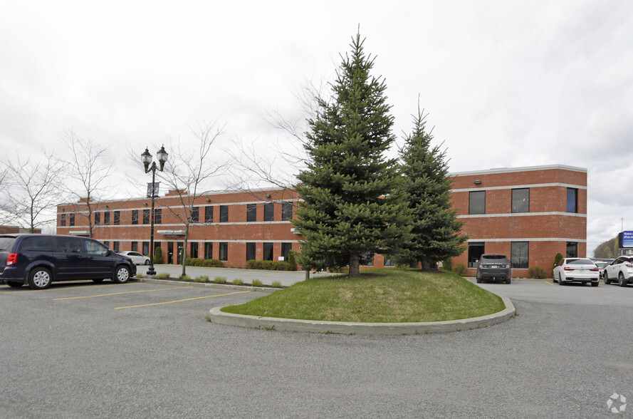 1180-1190 Rue Lévis, Terrebonne, QC for lease - Primary Photo - Image 1 of 4