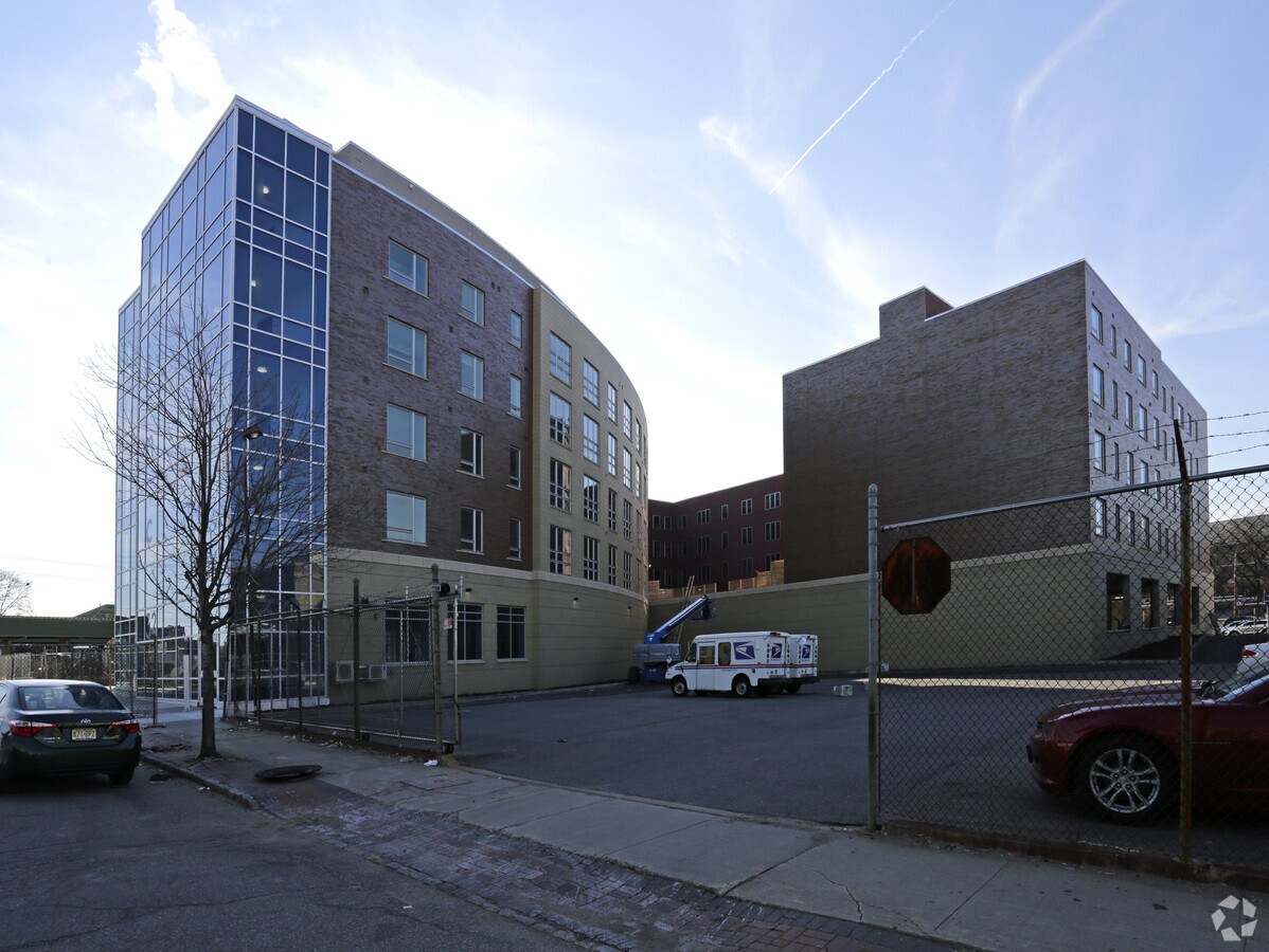 32 Lincoln Ave, Orange, NJ 07050