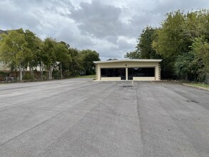 10015 1/2 S Main St, Houston, TX for lease Building Photo- Image 2 of 6