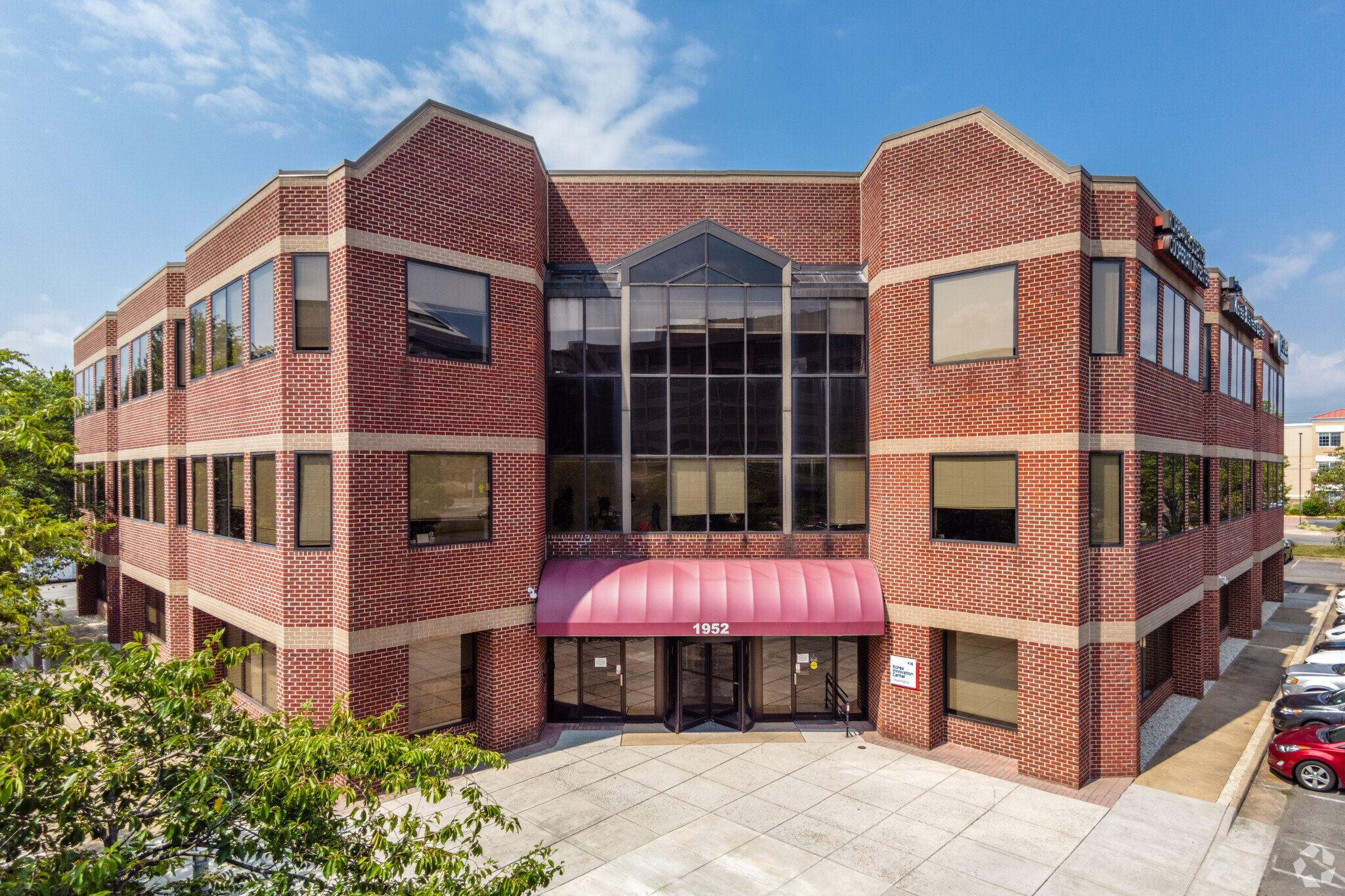 1952 Gallows Rd, Vienna, VA for sale Building Photo- Image 1 of 1