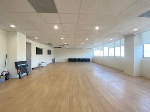 6221 Wilshire Blvd, Los Angeles, CA for lease Building Photo- Image 1 of 12