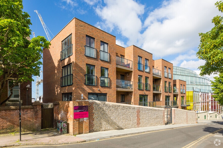 33 Mignell St, Brighton for sale - Primary Photo - Image 1 of 1