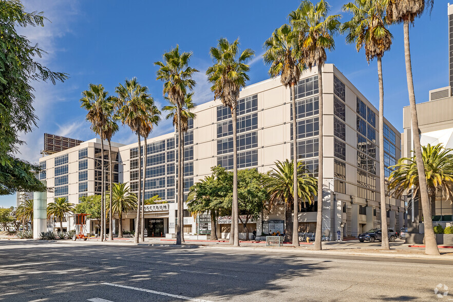 5757 W Century Blvd, Los Angeles, CA for lease - Building Photo - Image 2 of 28