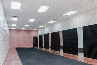 3330 Stadium Dr, Kalamazoo, MI for lease Interior Photo- Image 1 of 3