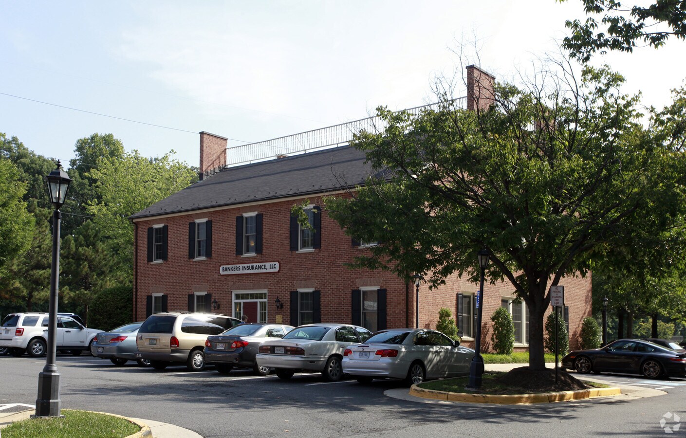 10501 Braddock Rd, Fairfax, VA 22032