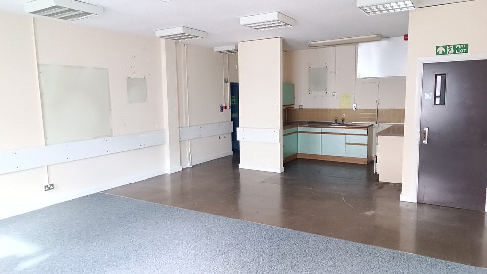 Taff St, Pontypridd for lease - Interior Photo - Image 3 of 5