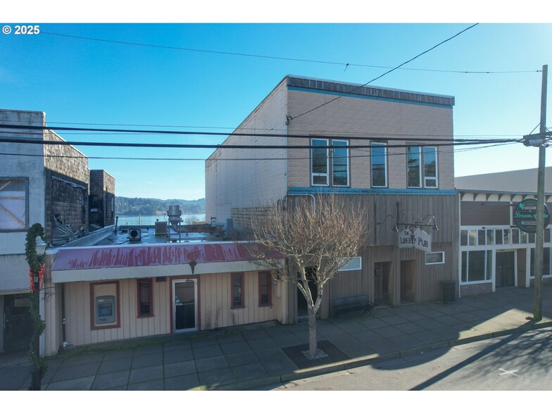 2043 Sherman Ave, North Bend, OR for sale - Building Photo - Image 3 of 40