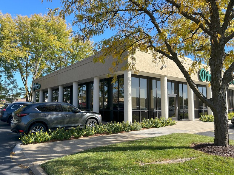 9700 Metcalf Ave, Overland Park, KS for lease - Building Photo - Image 2 of 3