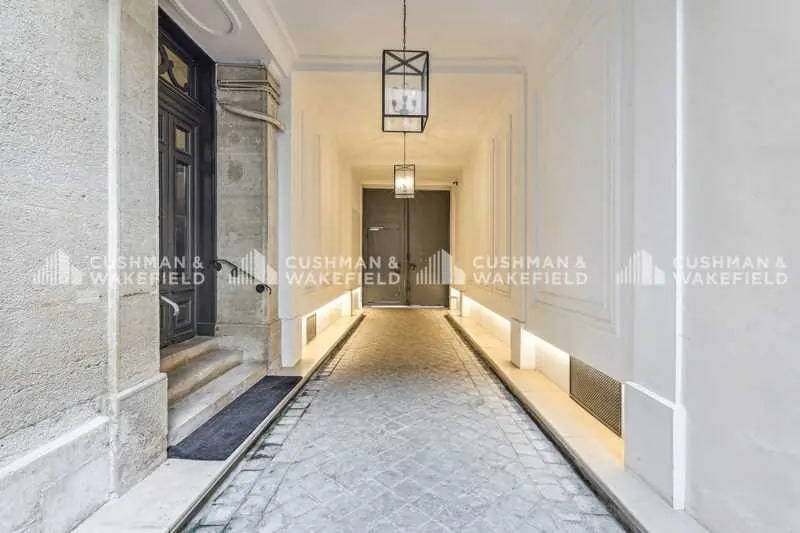 4 Rue Du Marché Saint-Honoré, Paris for lease - Building Photo - Image 2 of 11
