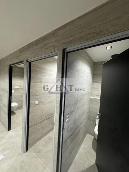 Office in Maisons-Alfort for lease - Interior Photo - Image 3 of 4