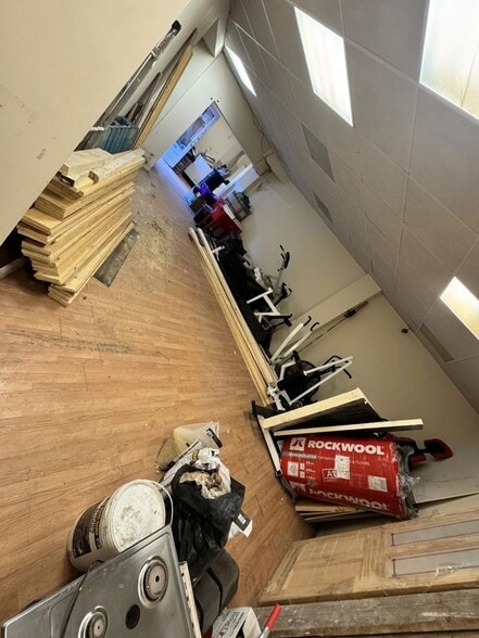 23-25 Mayfair Rd, Darlington for sale - Interior Photo - Image 3 of 4