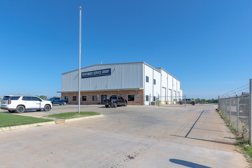 9601 W Reno Ave, Oklahoma City, OK for lease - Building Photo - Image 1 of 8