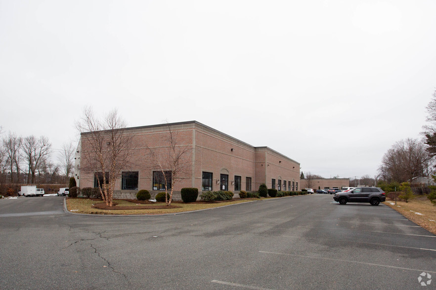 44 Garden St, Danvers, MA for lease - Building Photo - Image 3 of 9