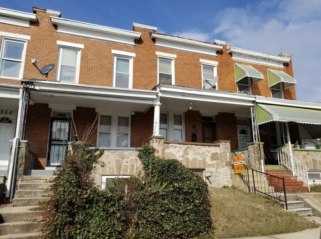 2562 Robb St, Baltimore, MD 21218