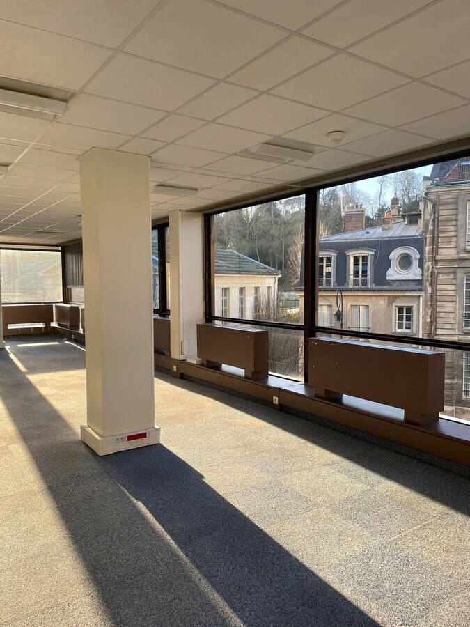 4-6 Rue D'Orleans, Saint-Cloud, HDS 92210 - - - Interior Photo - Image 2 of 5