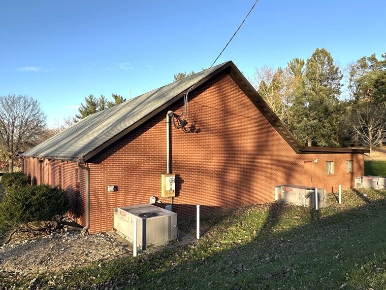 6103 Forest Hills Rd, Rockford, IL for sale - Building Photo - Image 3 of 22