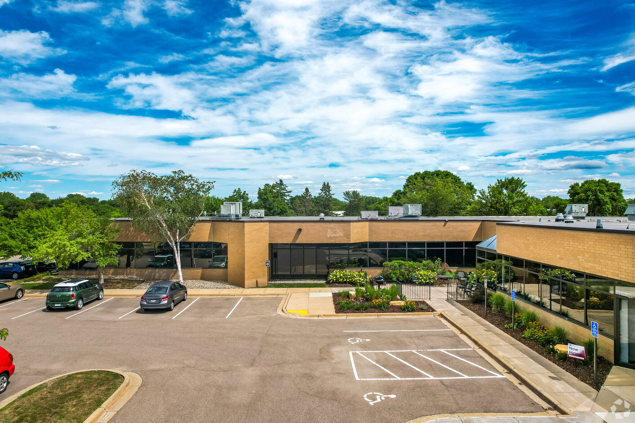 2905 Northwest Blvd, Plymouth, MN for lease Primary Photo- Image 1 of 12