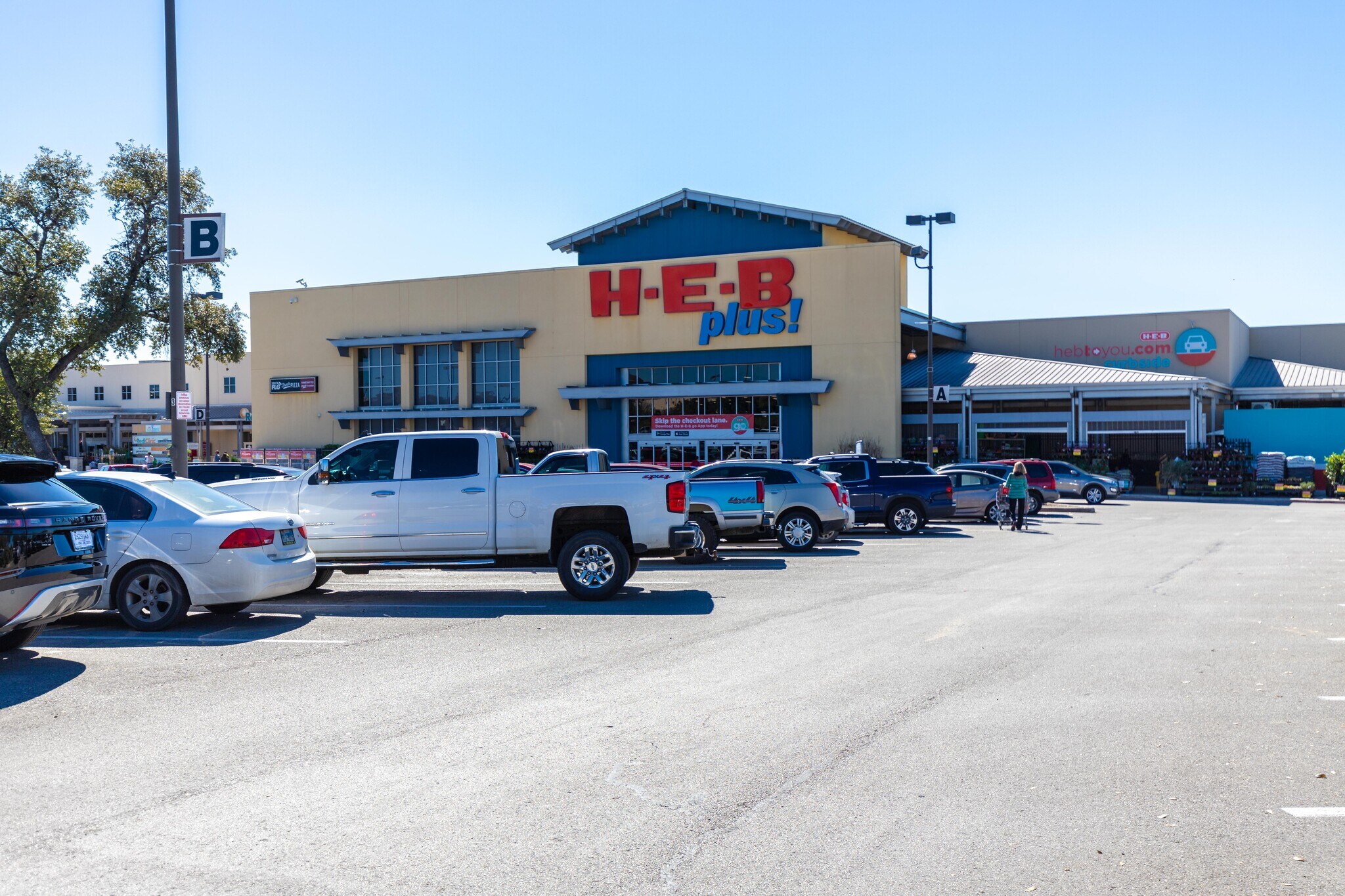 1150 N Loop 1604 W, San Antonio, TX for lease Building Photo- Image 1 of 10