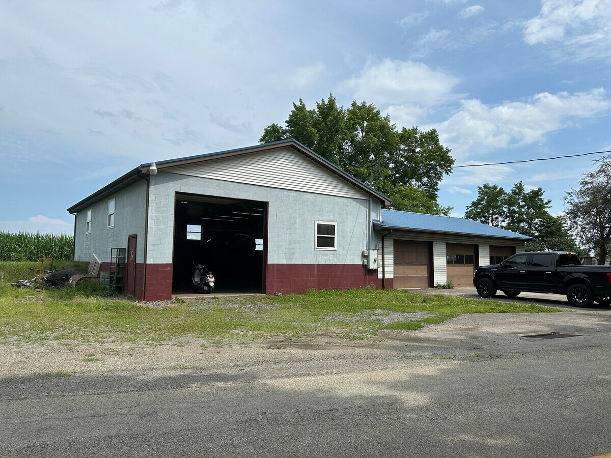 1095 Three Degree Rd, Butler, PA 16002