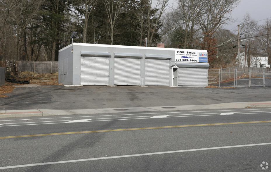 267 Portion Rd, Ronkonkoma, NY for sale - Primary Photo - Image 1 of 1