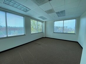 22375 Broderick Dr, Sterling, VA for lease Building Photo- Image 1 of 10