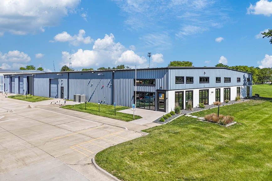 3300 NW 101st St, Urbandale, IA for sale - Building Photo - Image 2 of 26