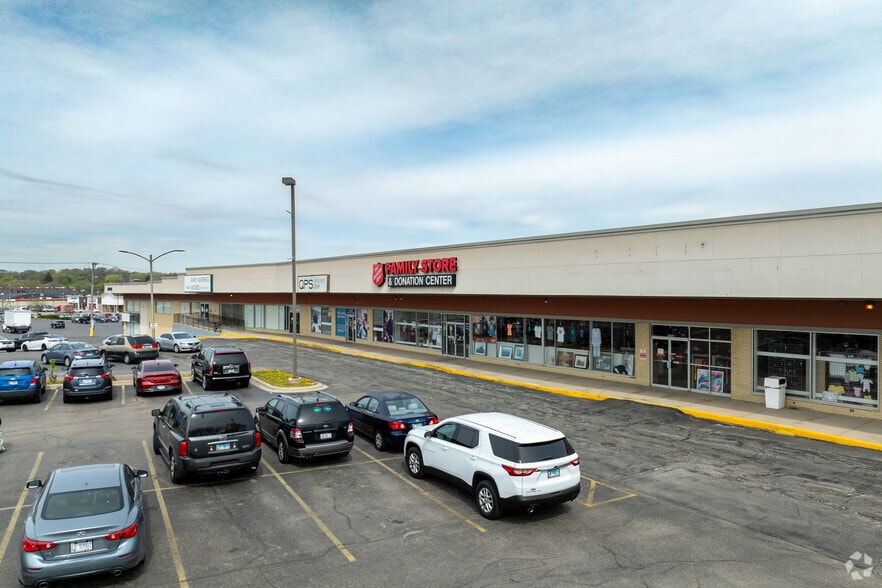 4021 Morsay Dr, Rockford, IL for lease - Building Photo - Image 1 of 12