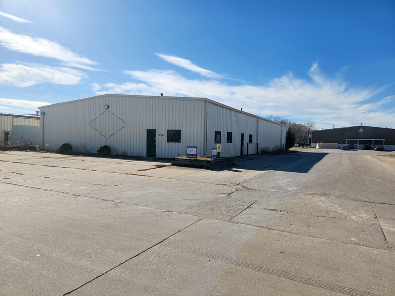 1914 E Lincoln Way, Ames, IA for sale - Primary Photo - Image 1 of 1