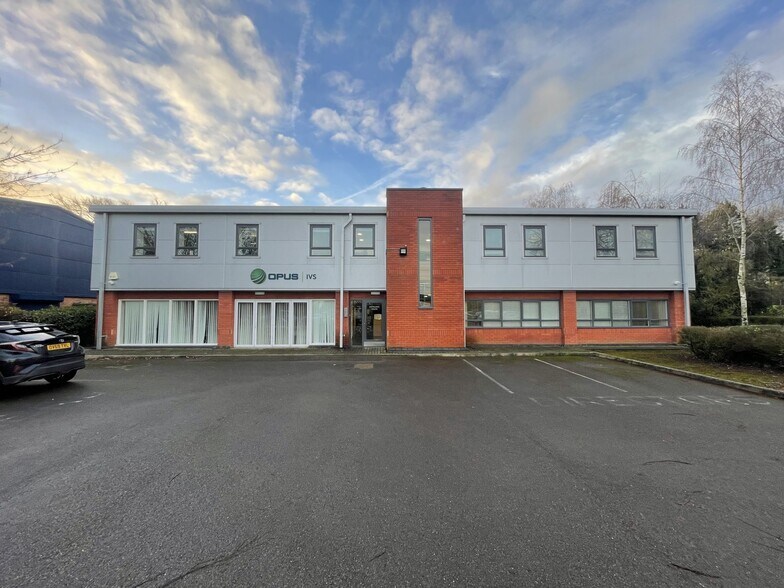 London Rd, Wheatley for sale - Primary Photo - Image 1 of 2