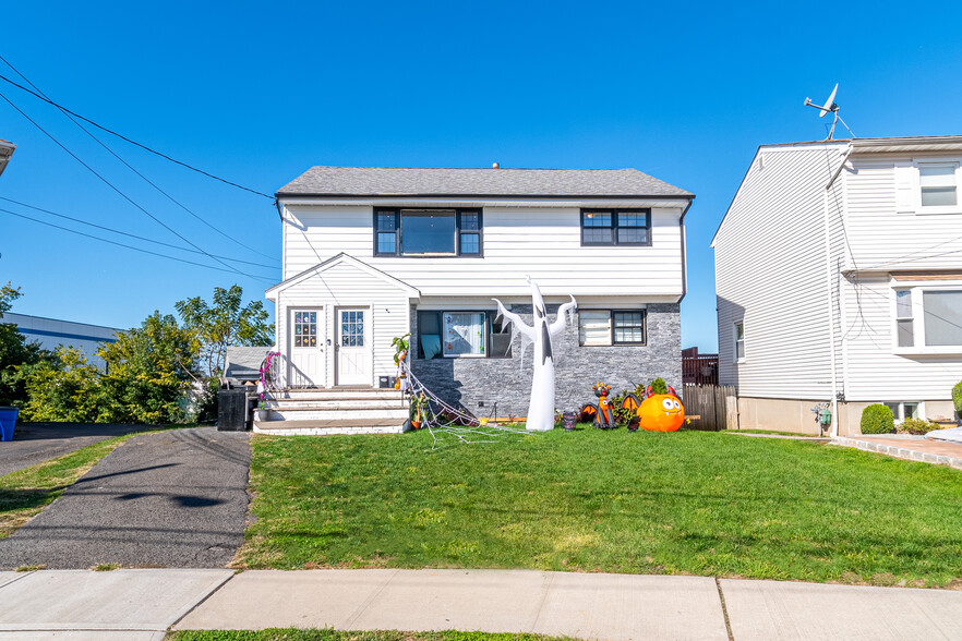 663 9th St, Secaucus, NJ for sale - Primary Photo - Image 1 of 1