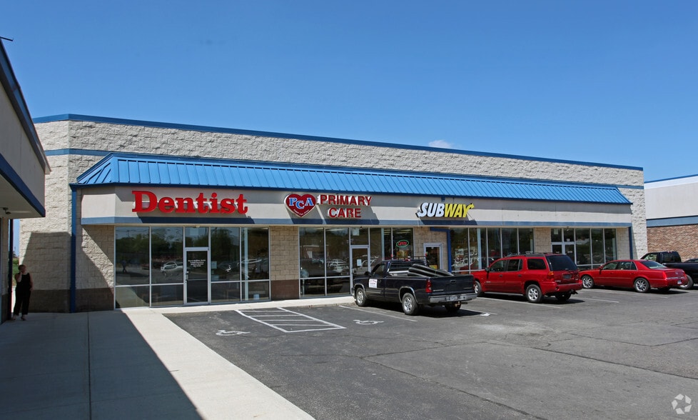 510-590 W Main St, New Lebanon, OH for lease - Building Photo - Image 2 of 9