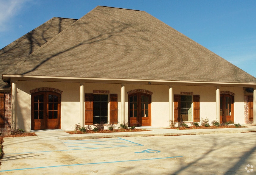 427 Katherine Dr, Flowood, MS 39232