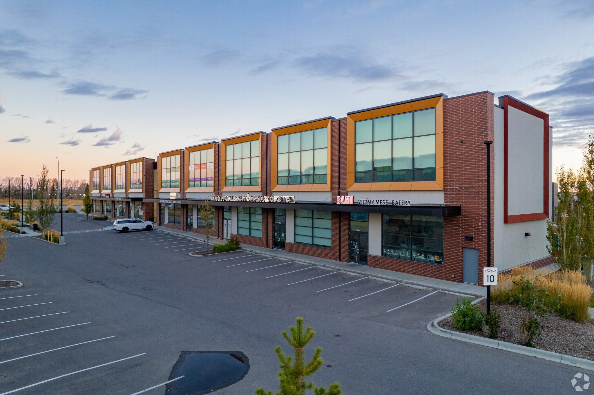 12 Royal Vista Way NW, Calgary, AB for sale Primary Photo- Image 1 of 1