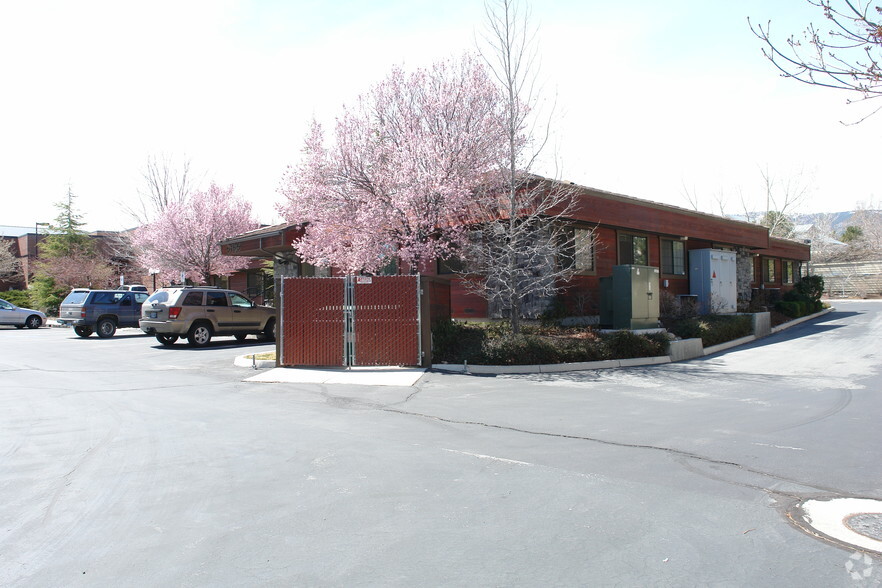 6165 Ridgeview Ct, Reno, NV for lease - Building Photo - Image 3 of 49