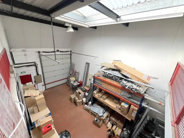 29 Rue Des Cayennes, Conflans-Sainte-Honorine for lease - Interior Photo - Image 3 of 8