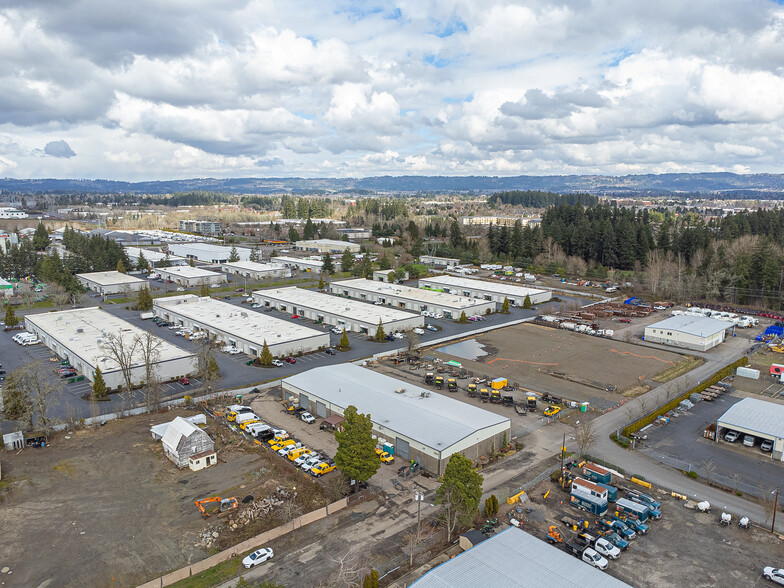 1800 NE Cornelius Pass Rd, Hillsboro, OR for lease - Building Photo - Image 3 of 21