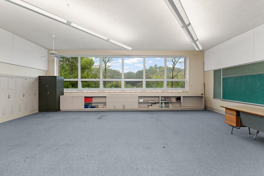 3953 Kirk Ave, Allison Park, PA for lease - Building Photo - Image 3 of 12