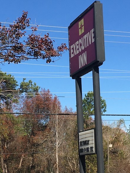 2079 Watson Blvd, Warner Robins, GA for sale - Primary Photo - Image 1 of 1