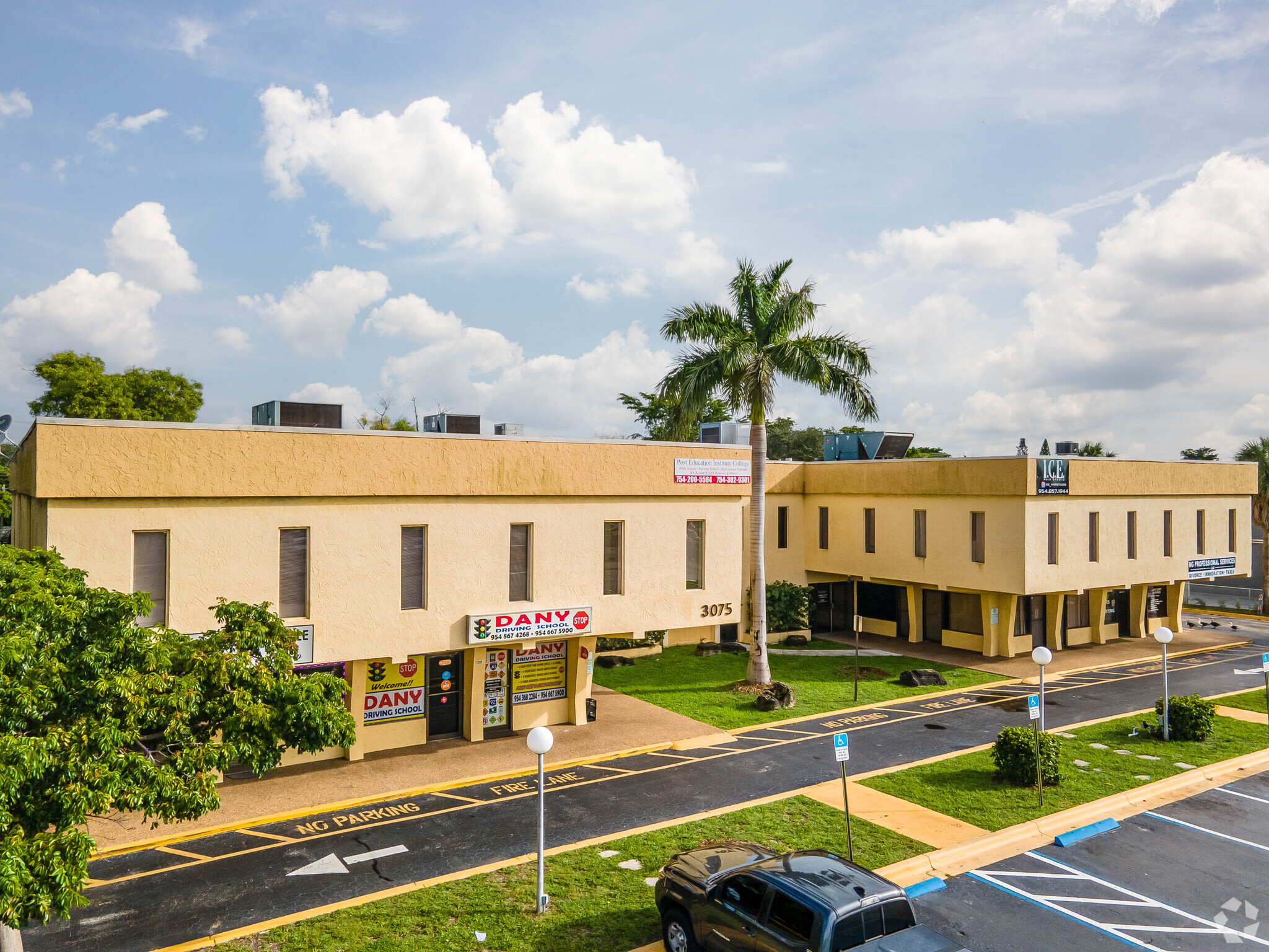 3075 W Oakland Park Blvd, Oakland Park, FL for sale Primary Photo- Image 1 of 1