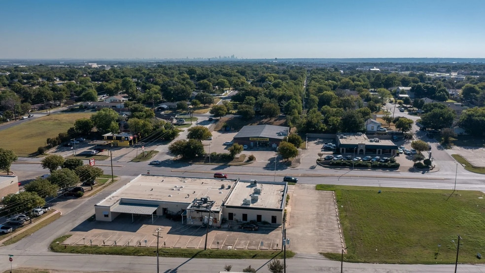 517 N Carrier Pky, Grand Prairie, TX for lease - Aerial - Image 2 of 23