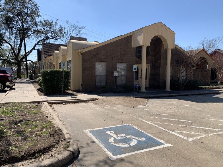 11111 Jones Rd, Houston, TX for lease - Primary Photo - Image 1 of 7